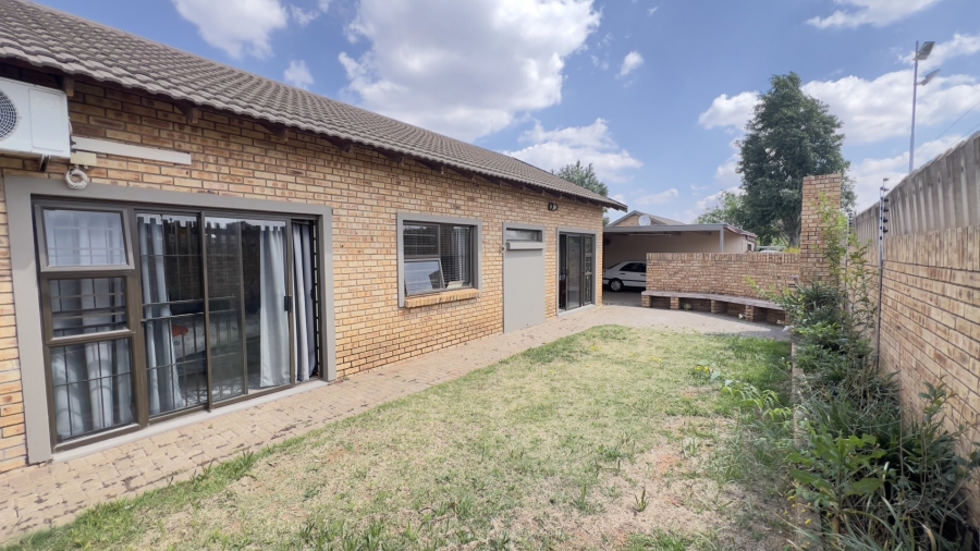 3 Bedroom Property for Sale in Langenhovenpark Free State